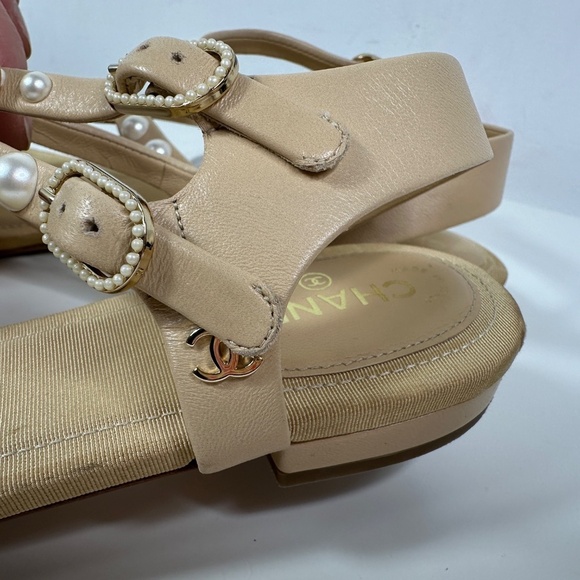 CHANEL Faux Pearl Thong Flat Beige Sandal Women's Size 39 1/2 With Box - Picture 12 of 16